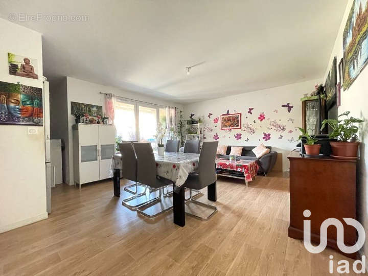 Photo 4 - Appartement à RILLIEUX-LA-PAPE