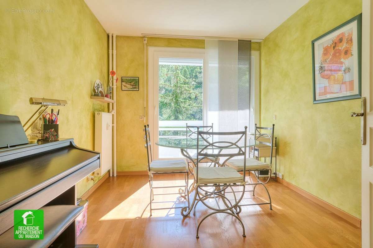 Appartement à SAINTE-FOY-LES-LYON