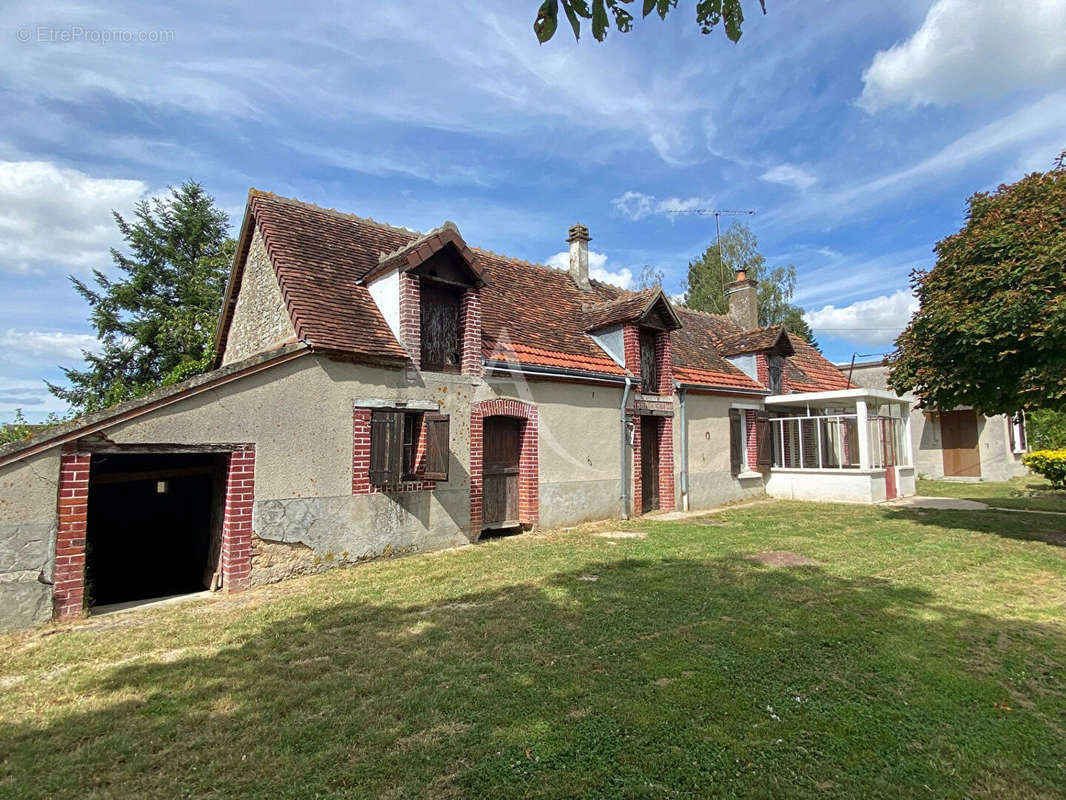 Maison à DUN-LE-POELIER