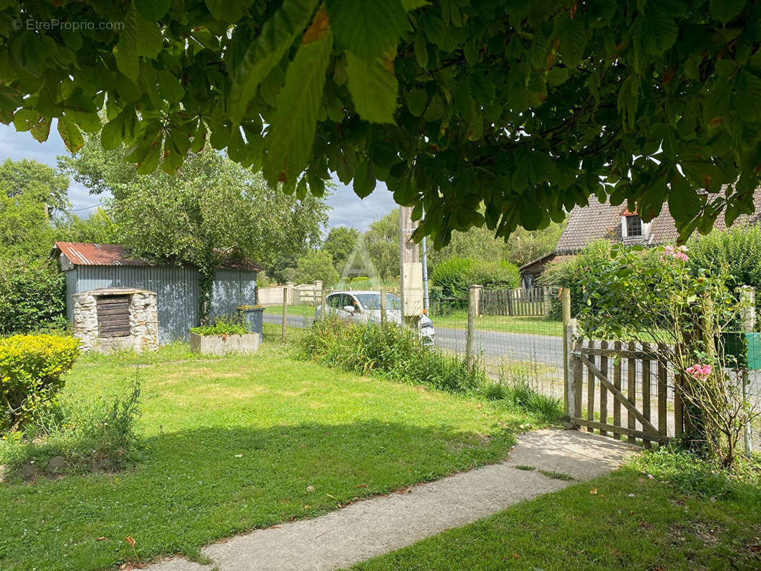 Maison à DUN-LE-POELIER