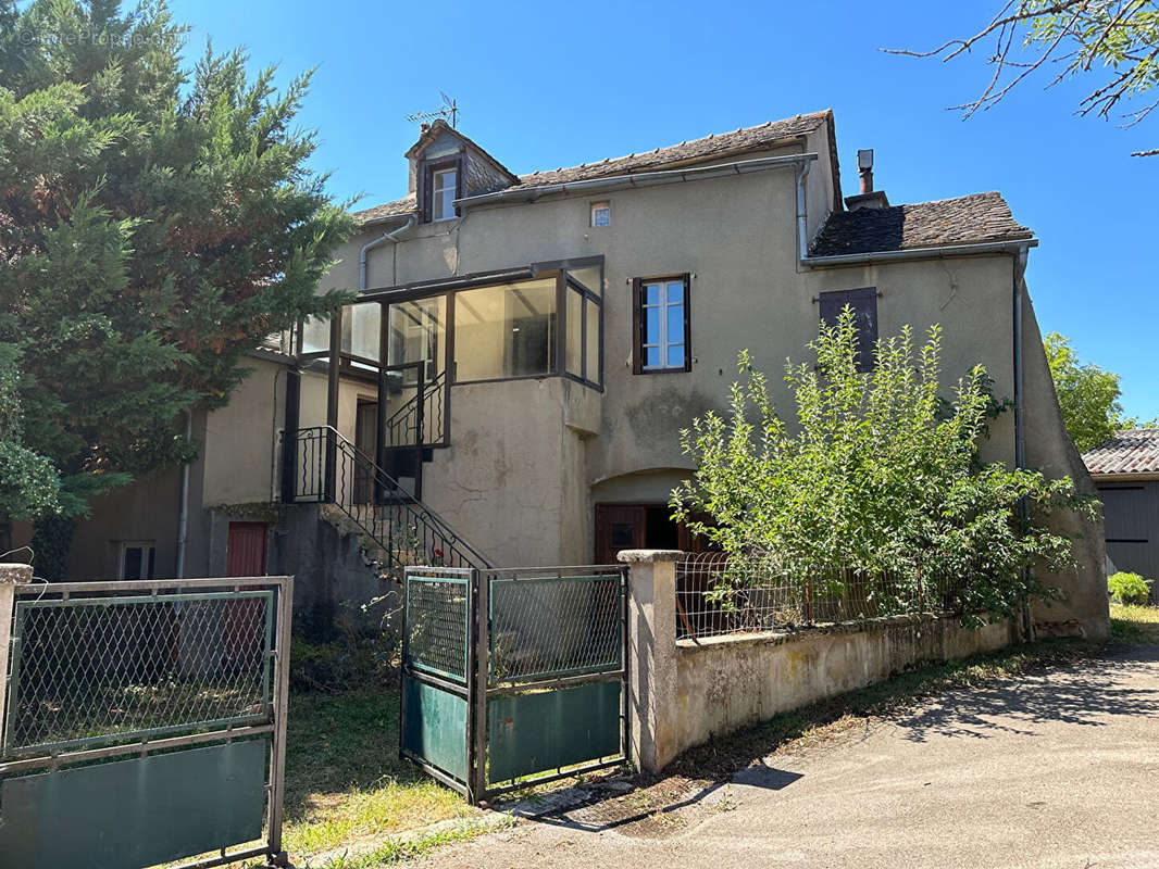 Maison à AGEN-D&#039;AVEYRON