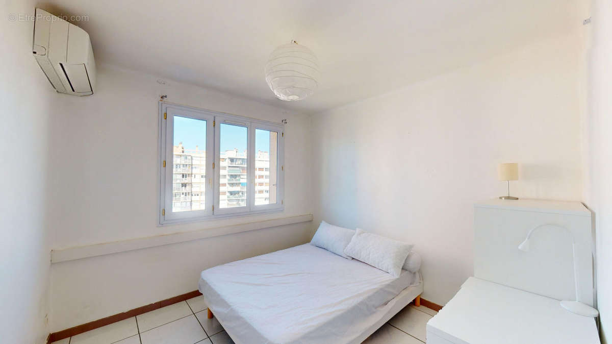 Appartement à MARSEILLE-5E