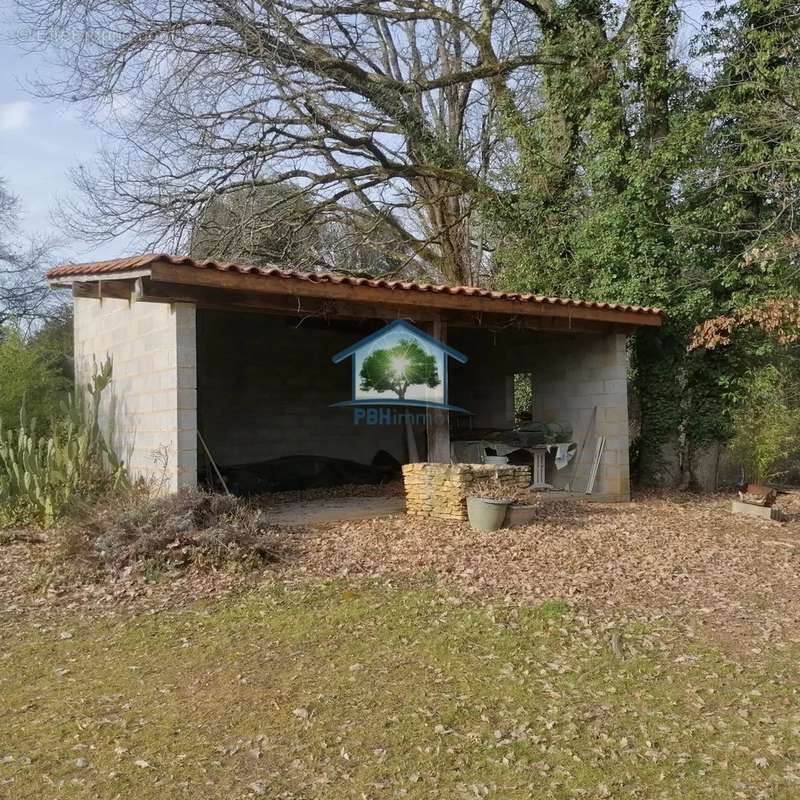 Terrain à SARLAT-LA-CANEDA