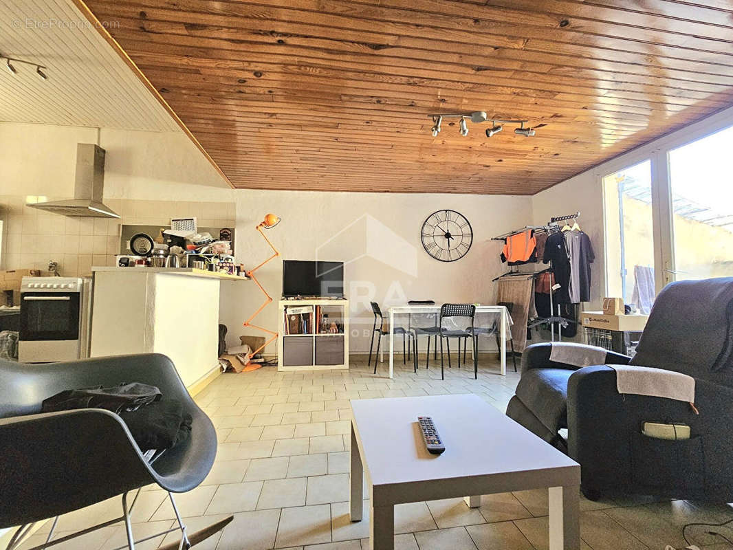 Appartement à PELISSANNE