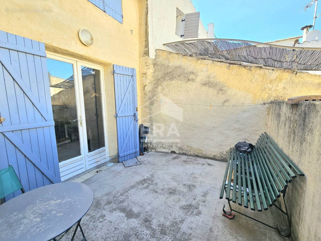 Appartement à PELISSANNE