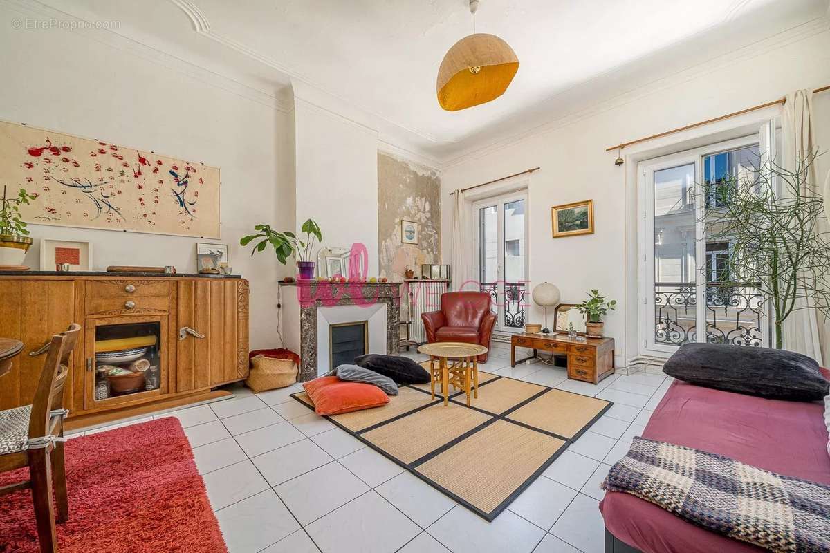 Appartement à MARSEILLE-1E