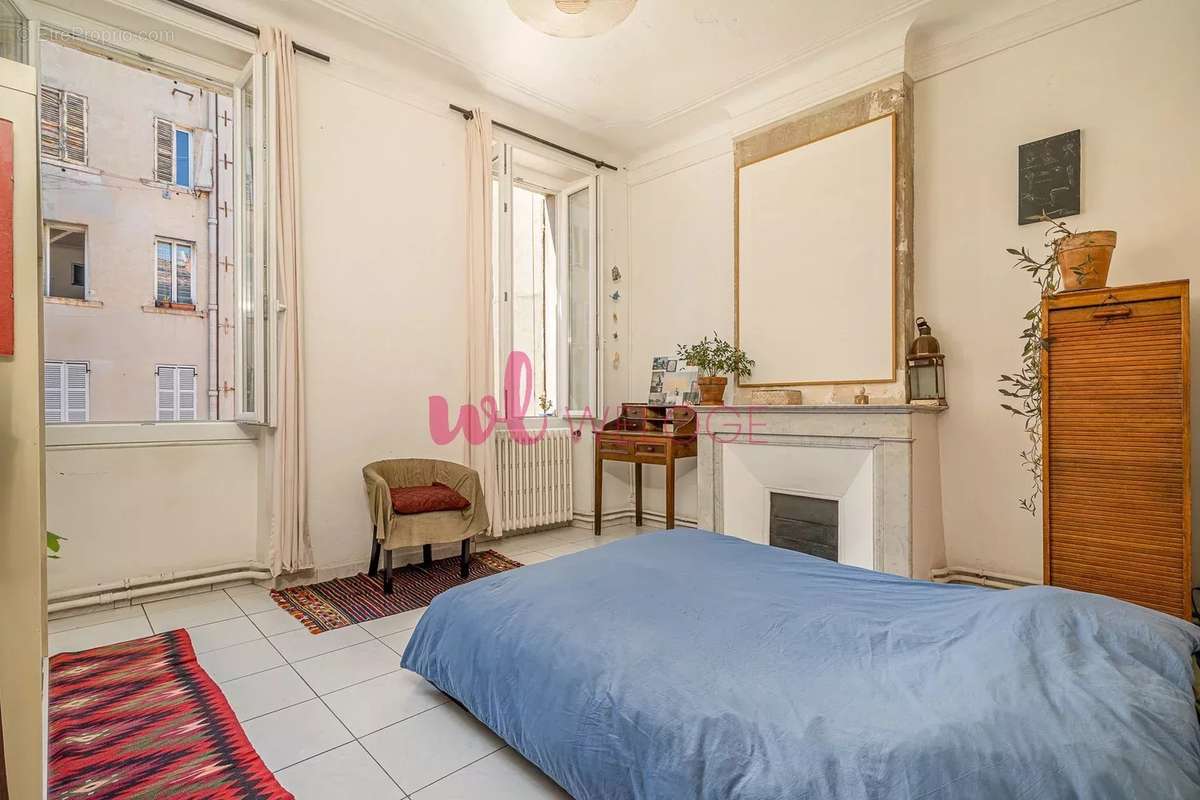 Appartement à MARSEILLE-1E