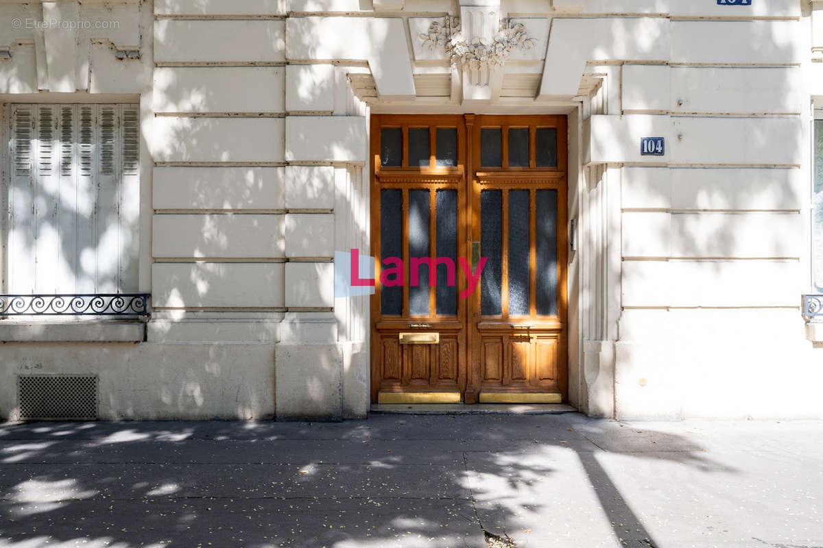 Appartement à PARIS-16E