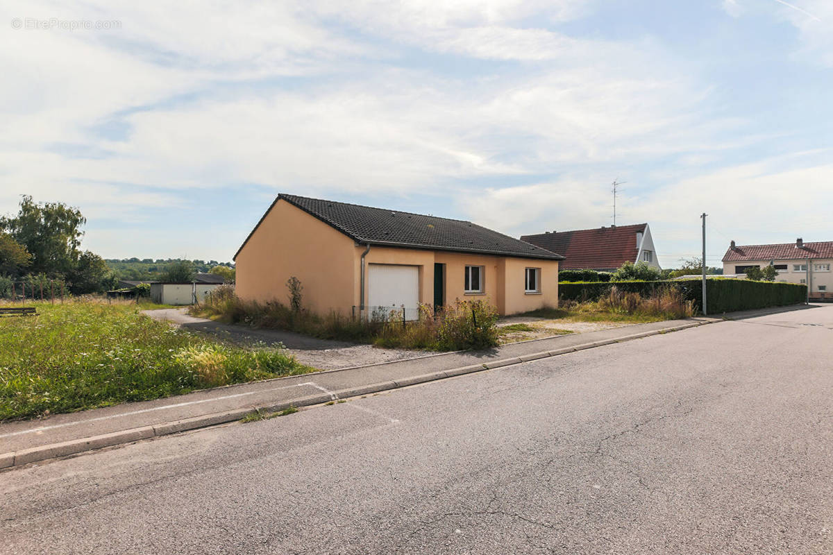 Maison à BOUZONVILLE