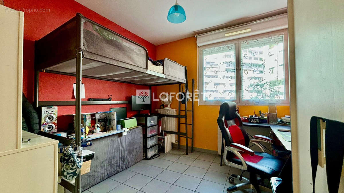 Appartement à MARSEILLE-2E