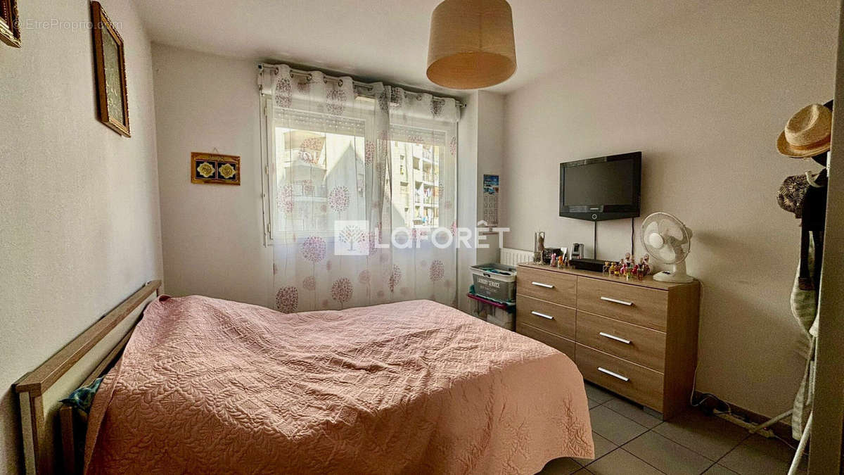 Appartement à MARSEILLE-2E