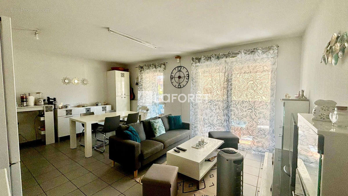 Appartement à MARSEILLE-2E