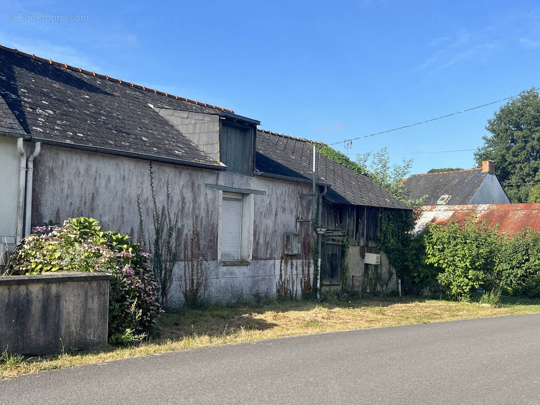 Maison à LA CHAPELLE-DE-BRAIN