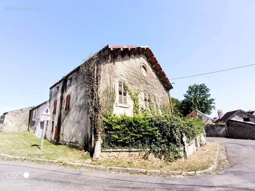 Maison à FONTAINE-FRANCAISE