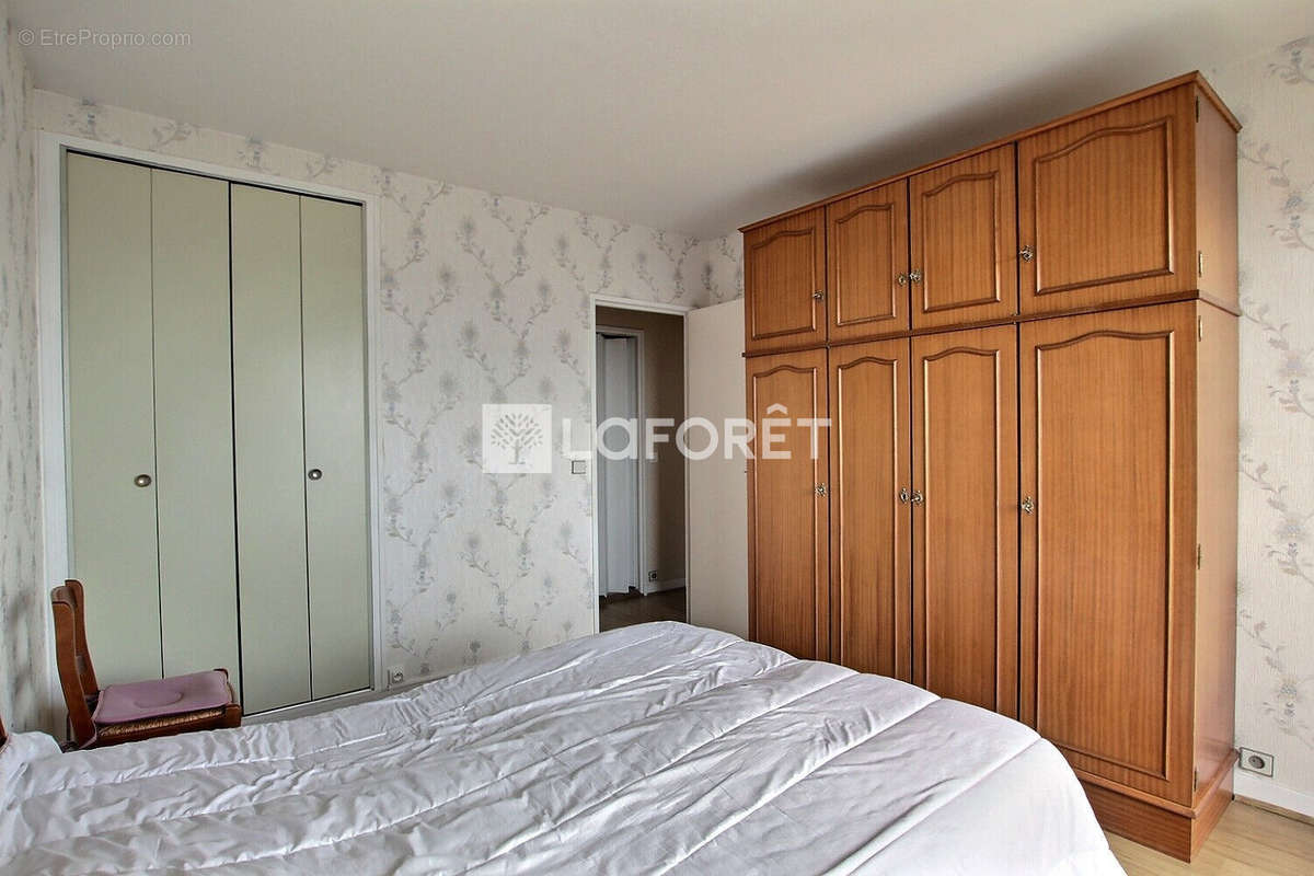 Appartement à COURBEVOIE