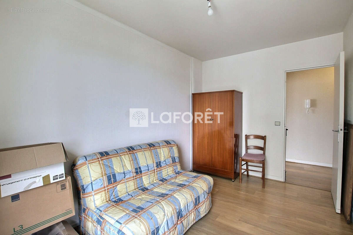 Appartement à COURBEVOIE