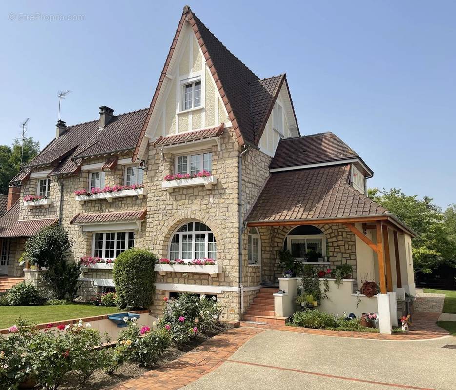 Maison à SOISY-SUR-SEINE