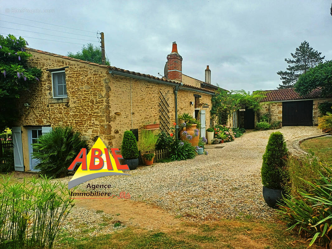 Maison à BOURNEAU