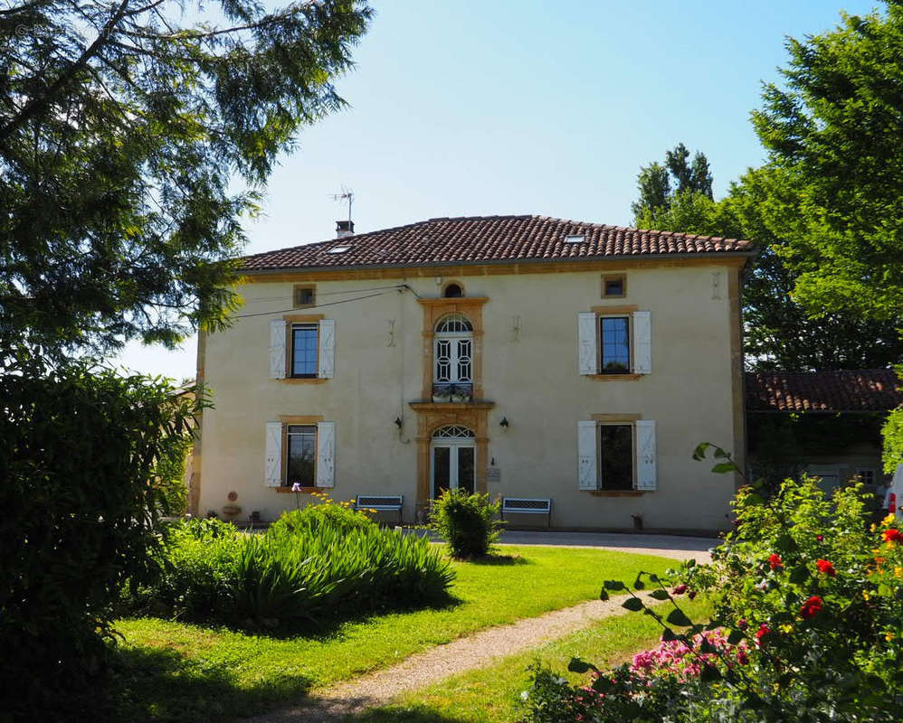 Maison à AURIGNAC