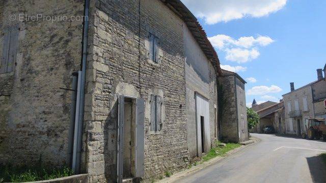 Maison à TUSSON