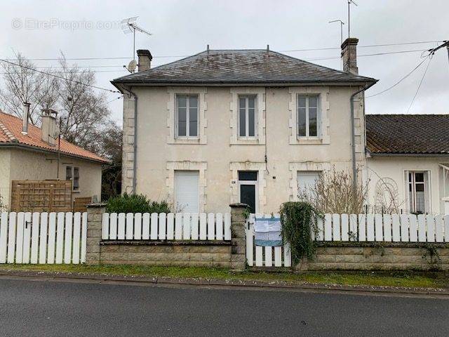 Maison à RUFFEC