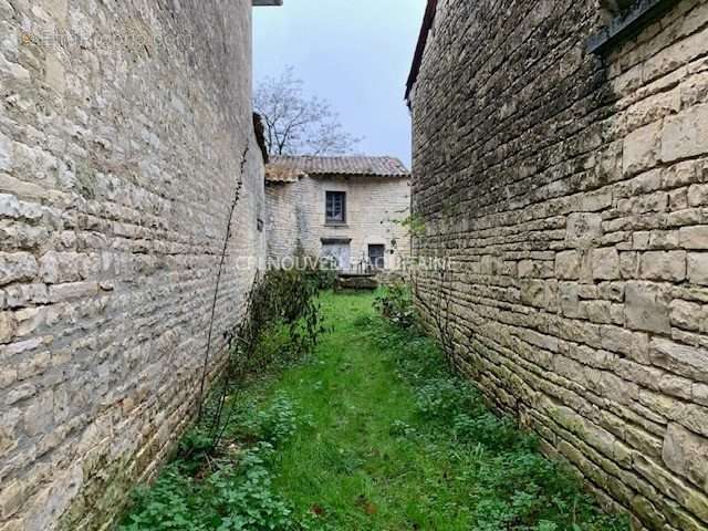 Appartement à TUSSON