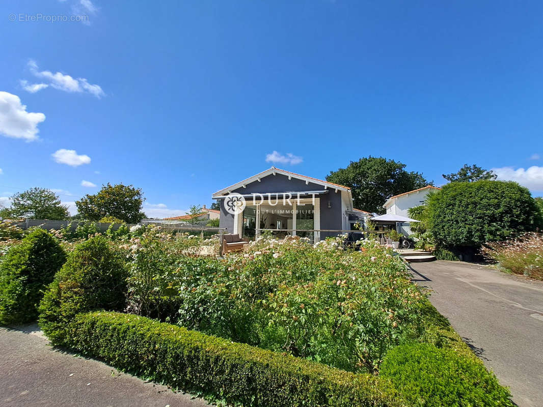 Maison à LE GIROUARD