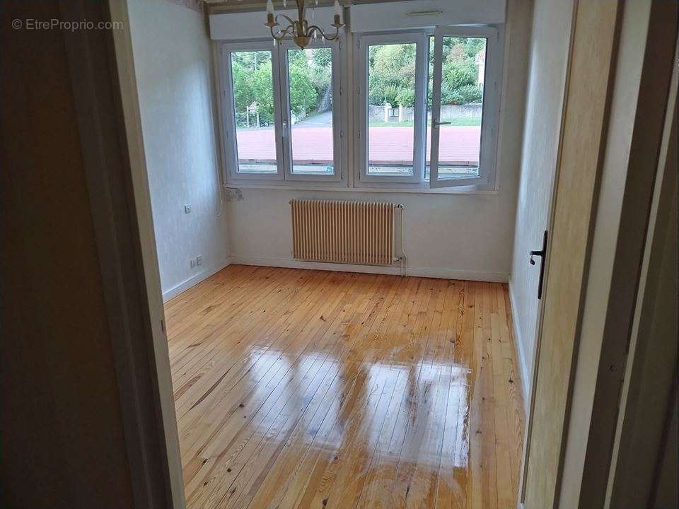 Appartement à BRIVES-CHARENSAC