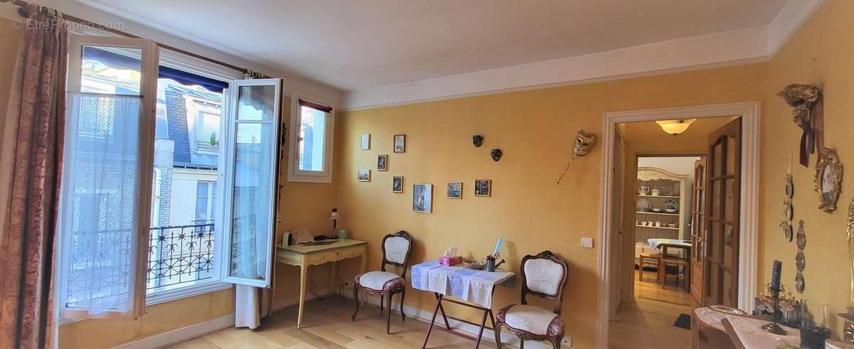 Appartement à PARIS-20E