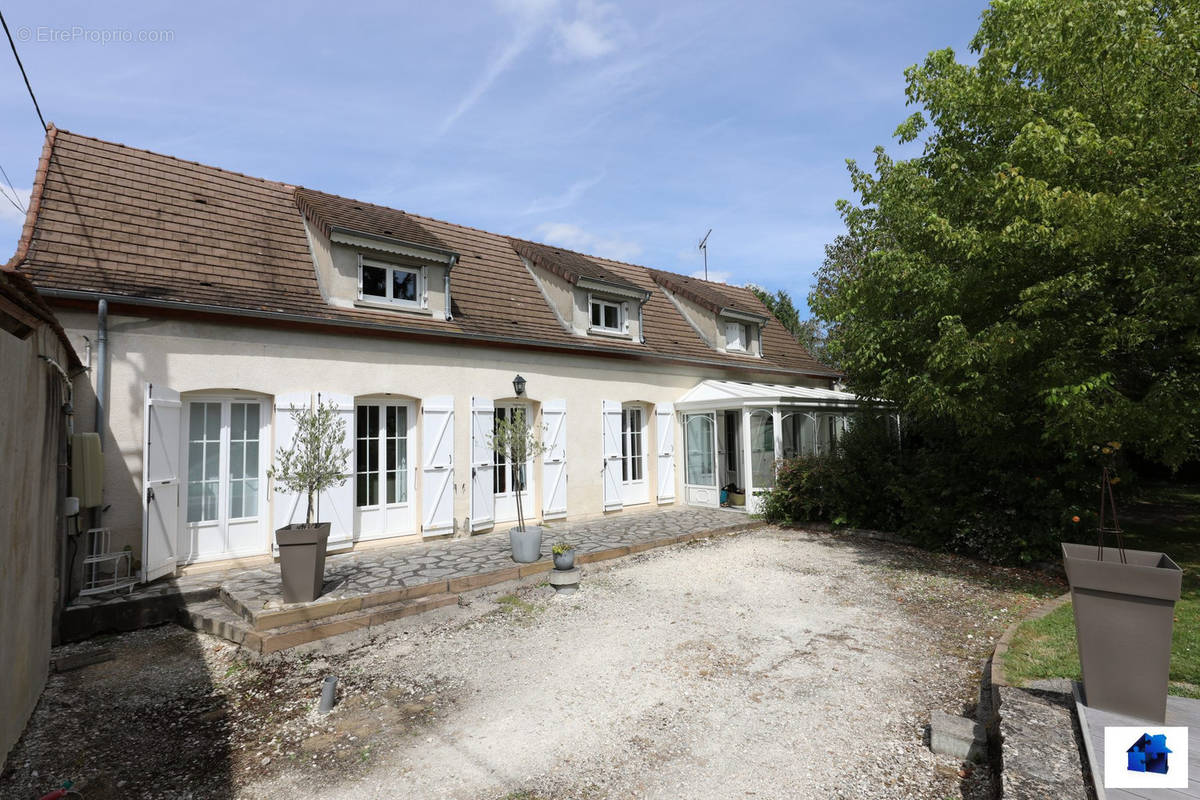 Maison à DAMMARIE-SUR-LOING