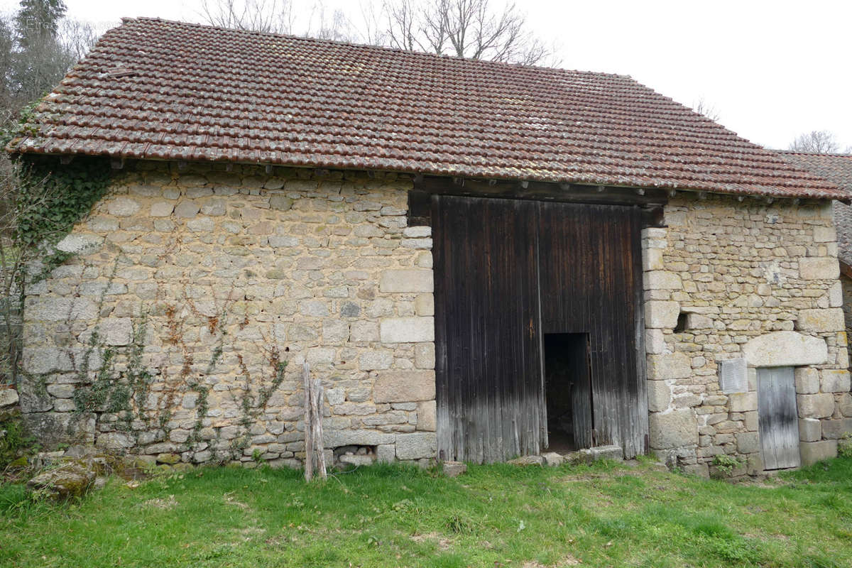 Maison à SAINT-LAURENT-LES-EGLISES