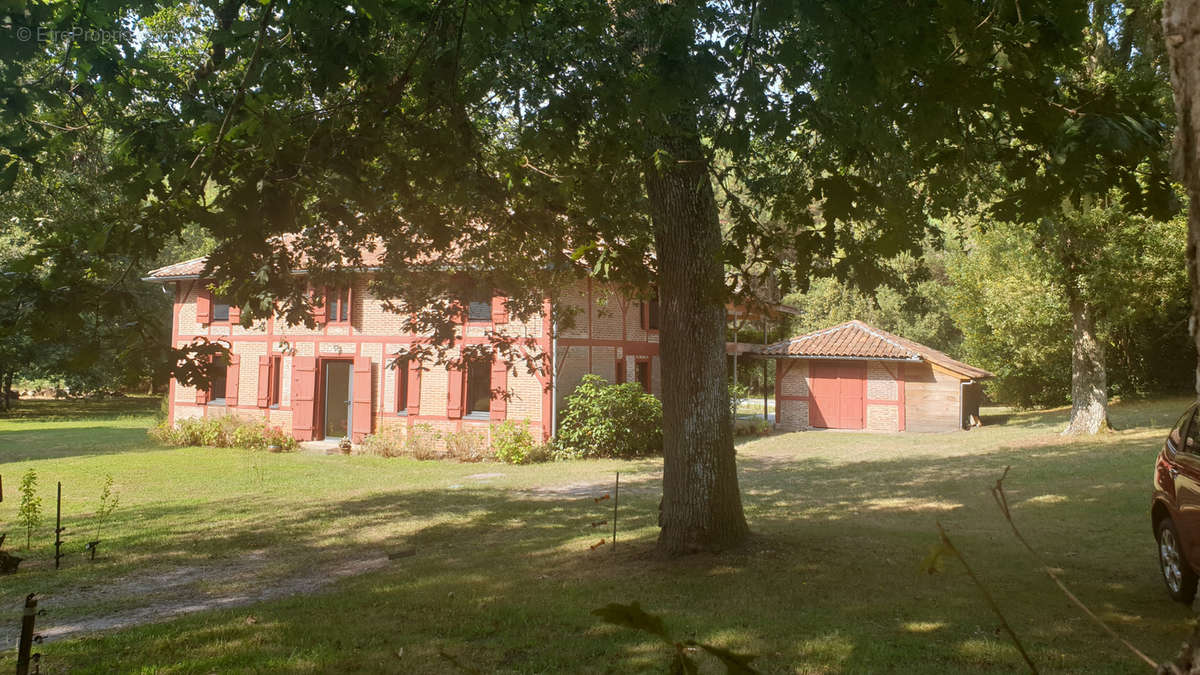 Maison à LEVIGNACQ