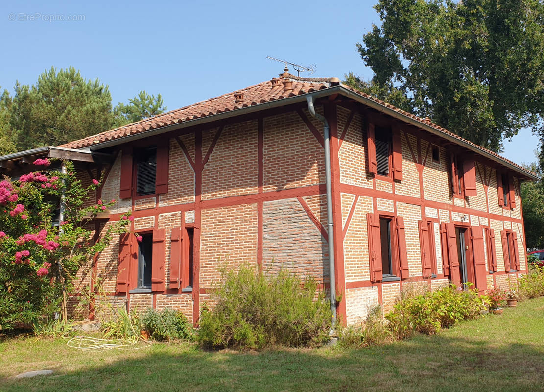 Maison à LEVIGNACQ