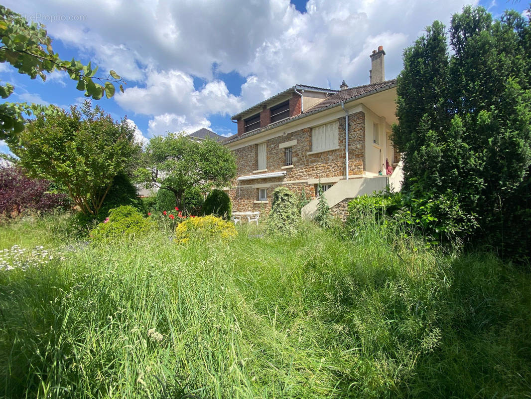 Maison à SAINT-MAUR-DES-FOSSES