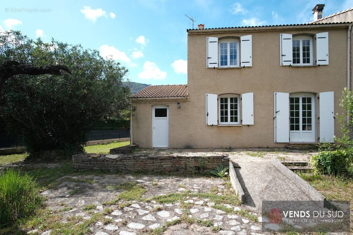 Maison à LAMALOU-LES-BAINS