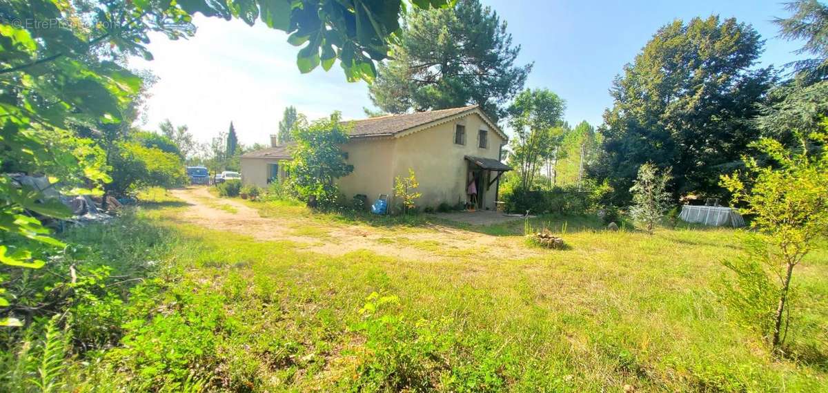 Maison à LABLACHERE