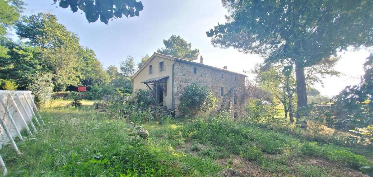 Maison à LABLACHERE