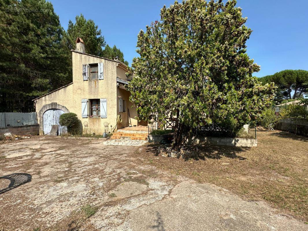 Maison à LABLACHERE