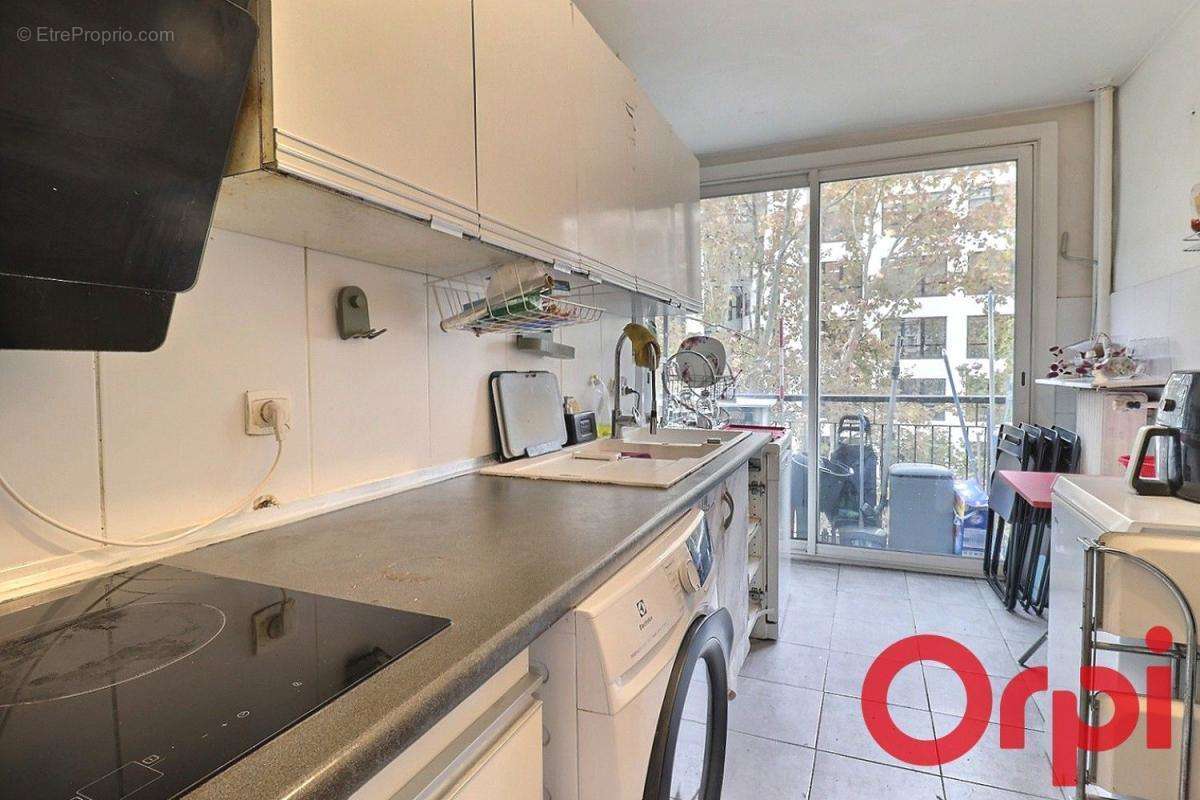 Appartement à MARSEILLE-1E