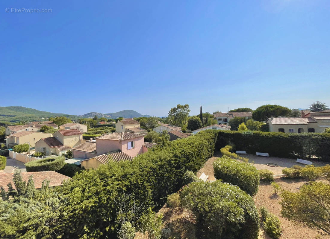 Appartement à SAINT-CYR-SUR-MER