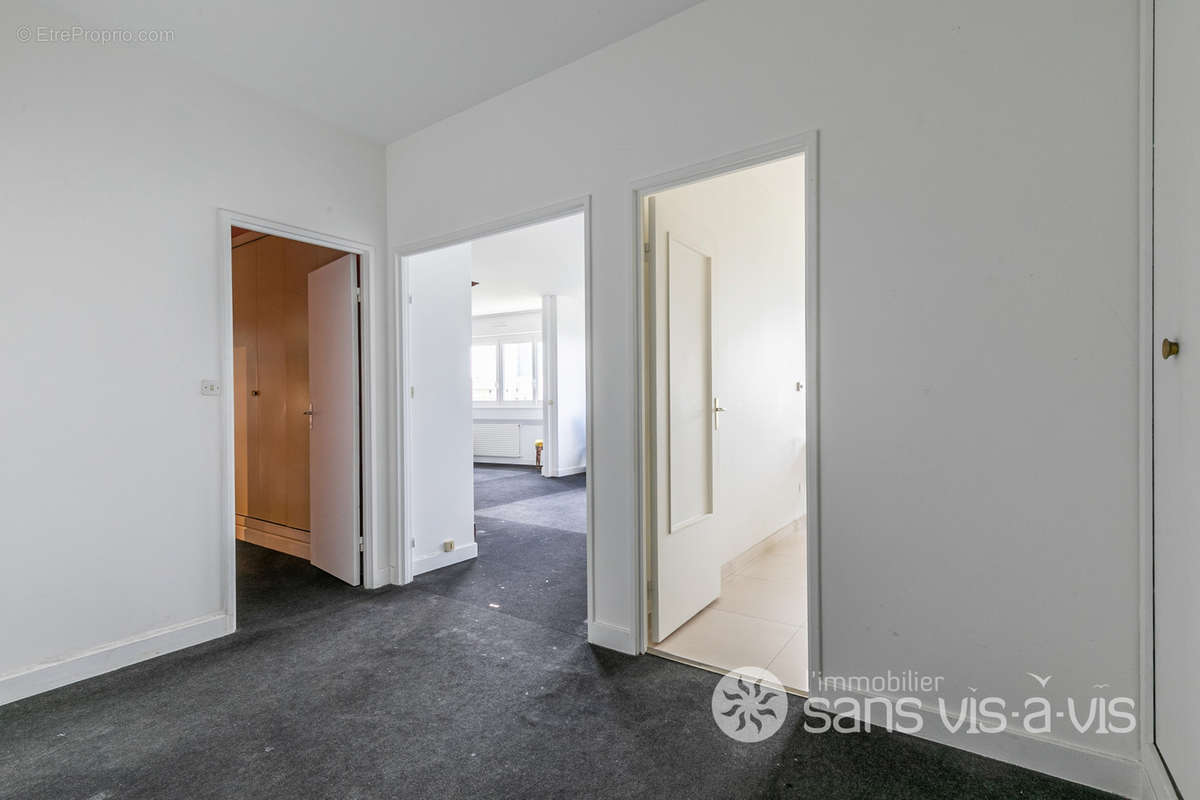 Appartement à COURBEVOIE