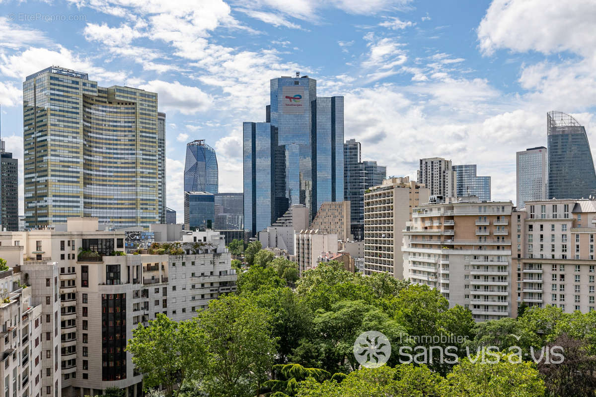 Appartement à COURBEVOIE