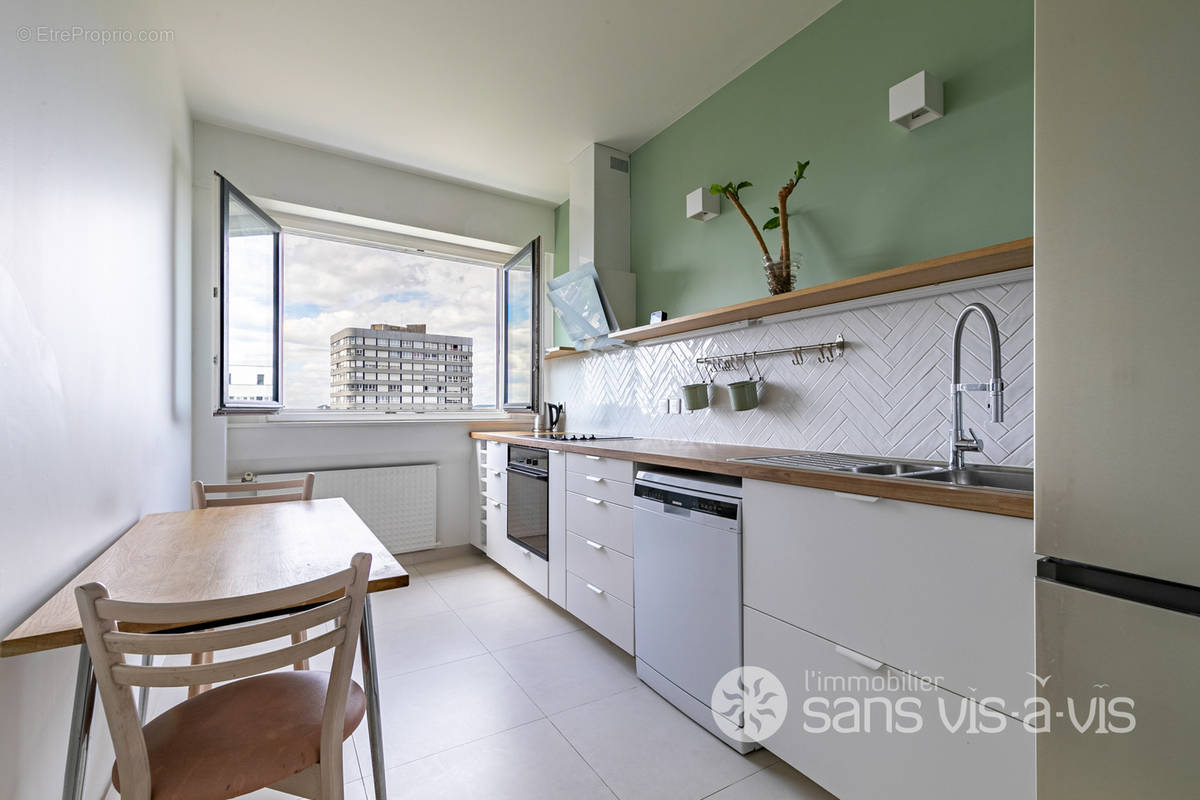 Appartement à COURBEVOIE