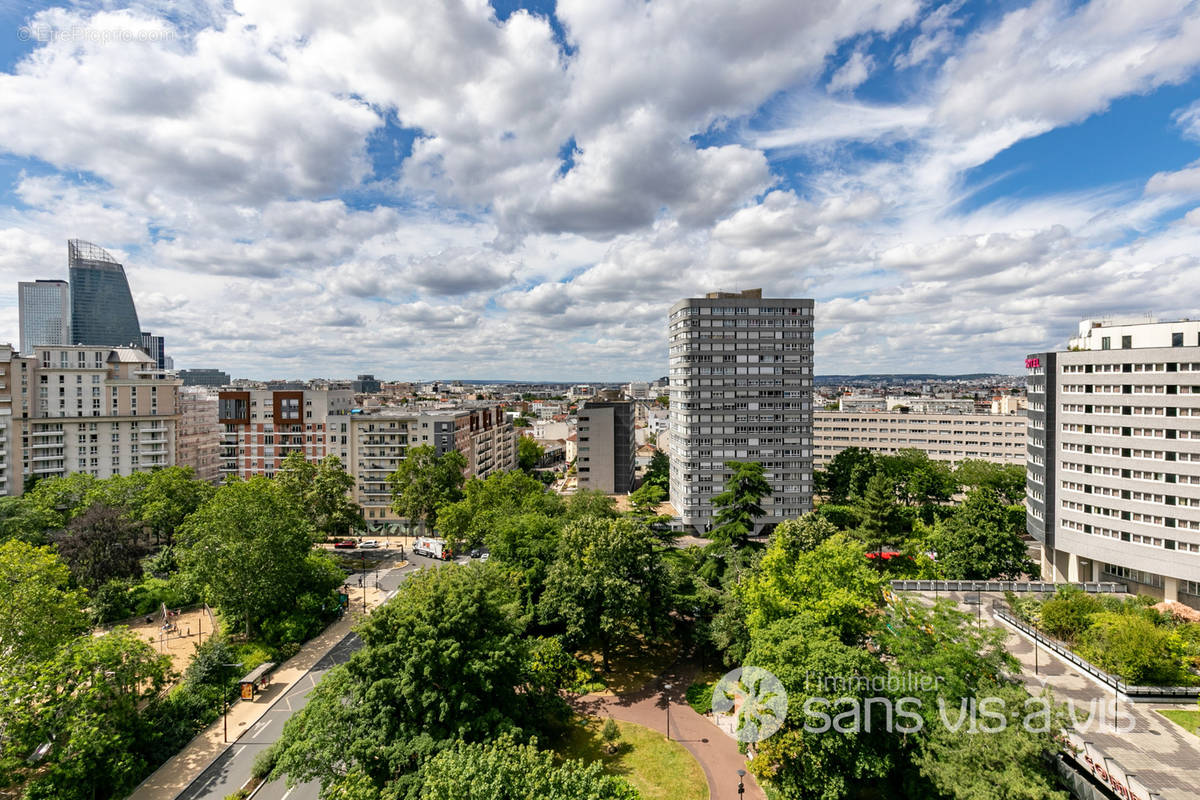 Appartement à COURBEVOIE