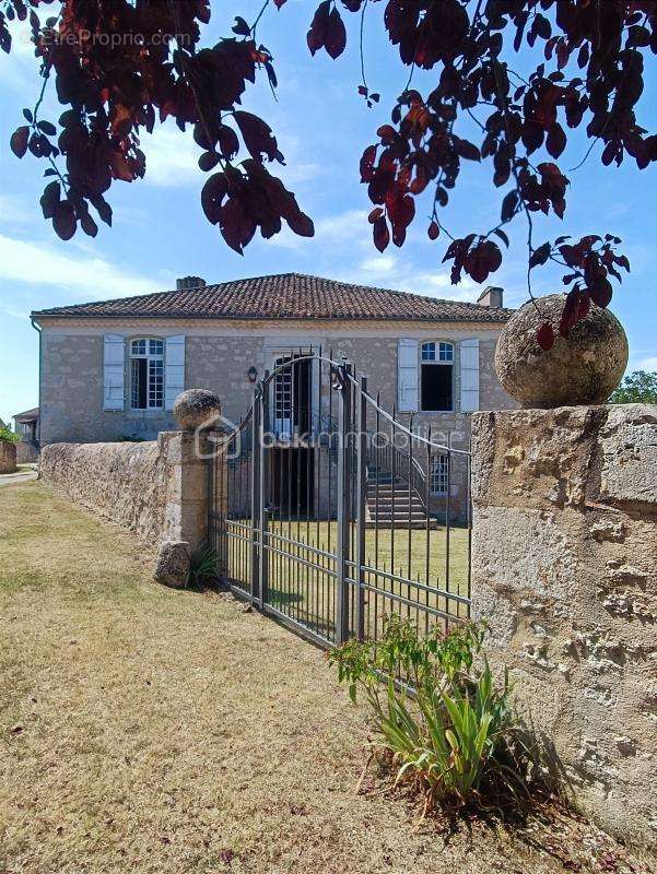 Maison à SAINT-CLAR