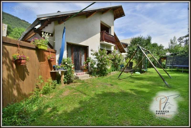 Maison à LA SALLE-LES-ALPES