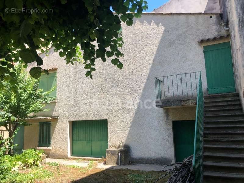 Maison à MEOUNES-LES-MONTRIEUX