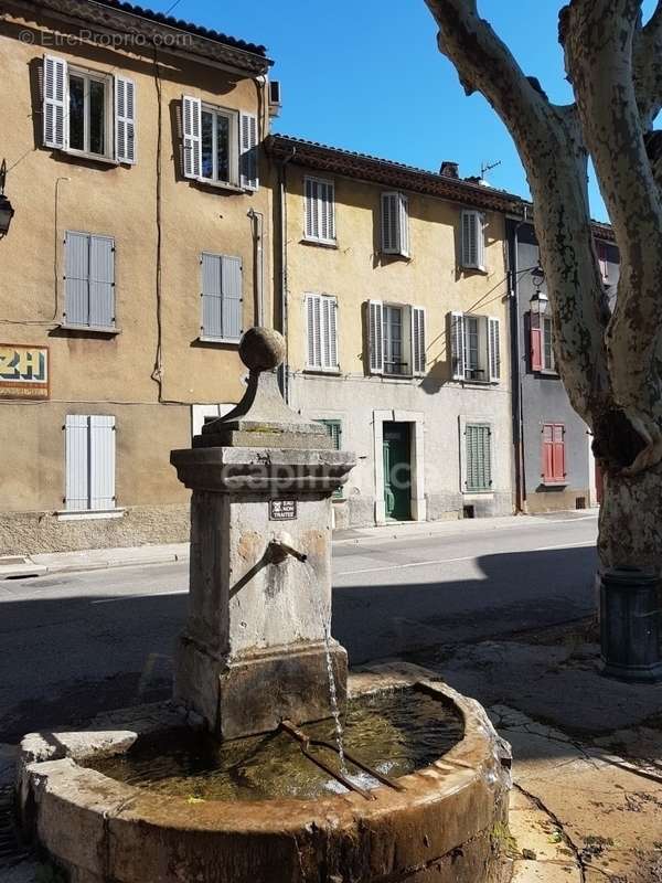 Maison à MEOUNES-LES-MONTRIEUX