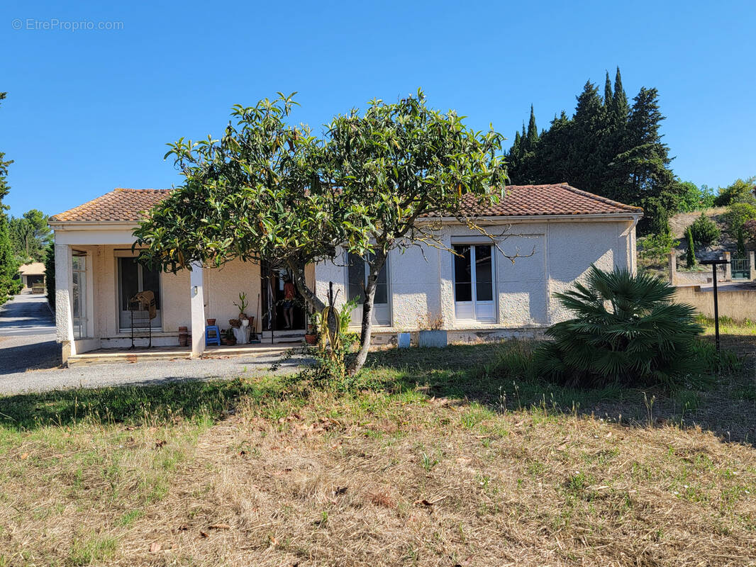 Maison à LAGRASSE