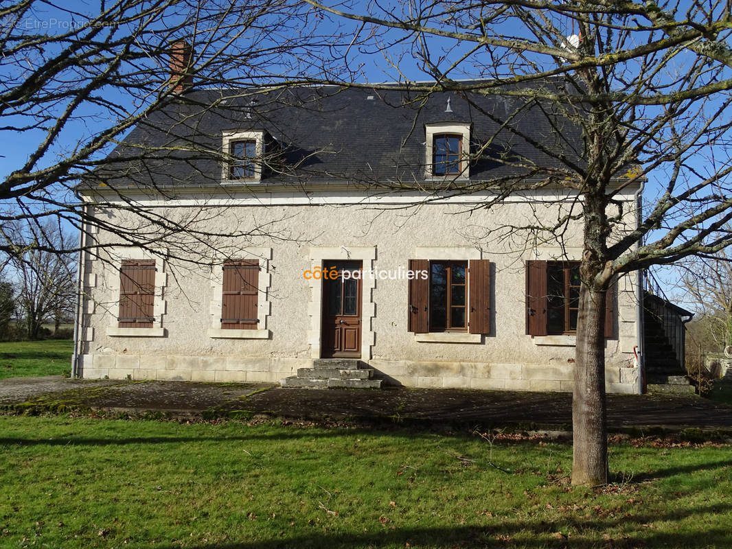 Maison à LIGNIERES